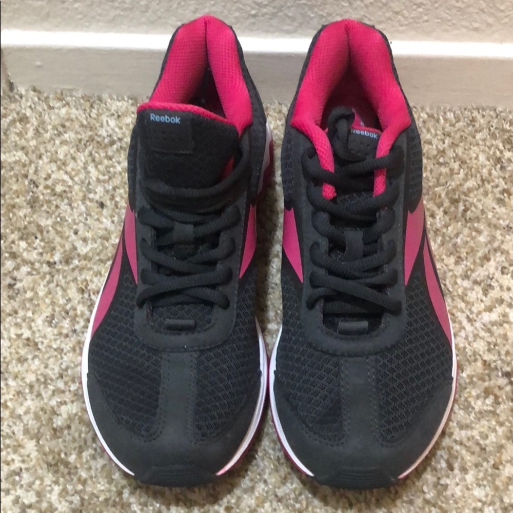 Never been worn Reebok tennis shoes